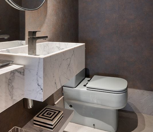 Amorim Cappellette reforma lavabo e deixa ambiente mais sofisticado