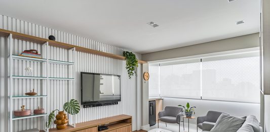 Conheça a renovação de um apartamento de 100m² na Vila Clementino, SP, pelo escritório Inovando Arquitetura Projeto: Inovando Arquitetura - Sala de Estar