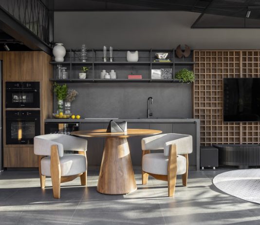 Conceito “tiny house” é um dos destaques da 6ª edição da CASACOR Ribeirão Preto Tiny House do Motociclista, assinada por Fabiano Taleb, é um dos ambientes da CASACOR Ribeirão Preto