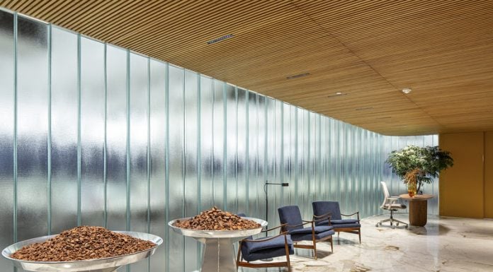 Projeto de interiores para escritório organiza espaços de trabalho Projeto Capote Marcondes Longo Arquitetura e Urbanismo | Recepção do escritório