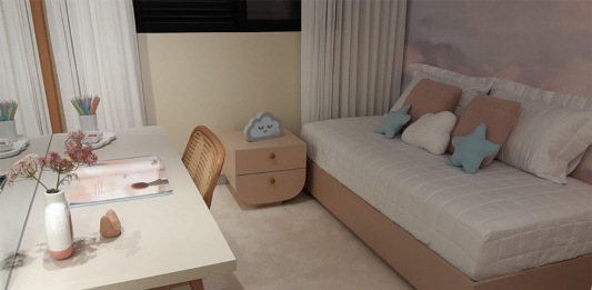 Quarto de menina: como criar um espaço que acompanhe o crescimento, da infância à adolescência Quarto de menina do apartamento decorado do Alt 65 Home, feito pela arquiteta Adriana Mundim