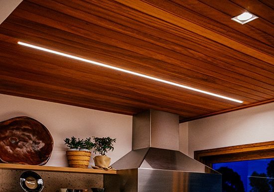 Projeto de Martini Arquitetura, Casa Mona: Tradição e Modernidade em Perfeita Harmonia Projeto Casa Mona de Martini Arquitetura