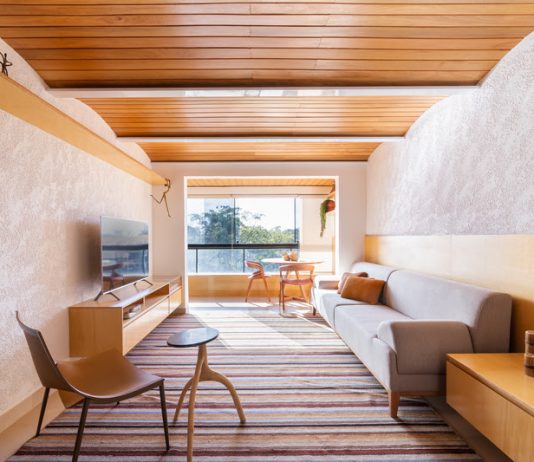 Apartamento com arcos preserva memórias e se adapta à nova rotina da moradora Projeto Hersen Mendes Arquitetura | Apartamento dos Arcos