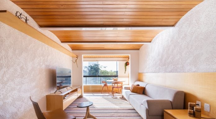 Apartamento com arcos preserva memórias e se adapta à nova rotina da moradora Projeto Hersen Mendes Arquitetura | Apartamento dos Arcos