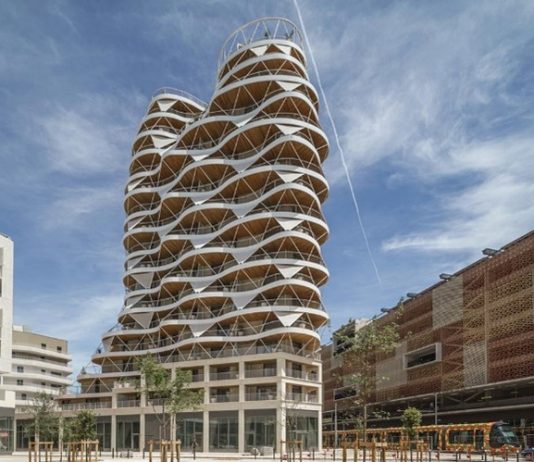 Architecture Hunter Awards reconhece 25 projetos arquitetônicos nacionais e internacionais Roch mais alto, em Montpellier, França, de Brenac & Gonzalez & Associados
