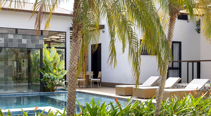 Paisagismo para Piscinas: Dicas de como transformar o paisagismo deste ambiente que é o grande protagonista do verão Projeto de paisagismo para piscina desenvolvido pelo Studio Julio Sousa