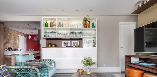 Marcenaria sob medida ou Móveis planejados: Qual a melhor opção para os ambientes? Projeto: Atelier de Arquitetura Paulo Tripoloni em parceria com Mariana Peterossi