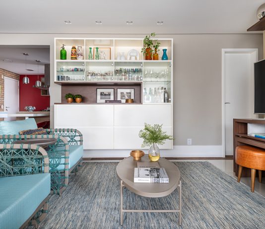 Marcenaria sob medida ou Móveis planejados: Qual a melhor opção para os ambientes? Projeto: Atelier de Arquitetura Paulo Tripoloni em parceria com Mariana Peterossi