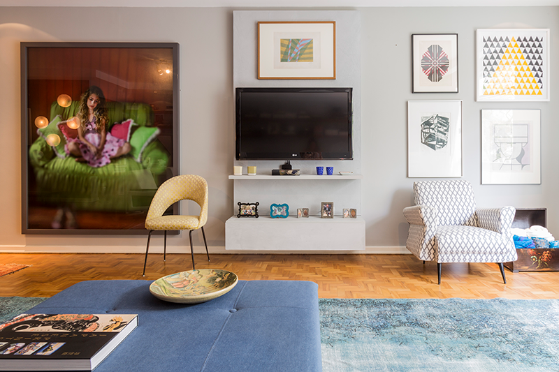 Projeto: Juliana Fabrizzi| Este apartamento combina peças garimpadas, memórias afetivas e um olhar apurado para o design — criando um lar que reflete a história de quem vive nele.