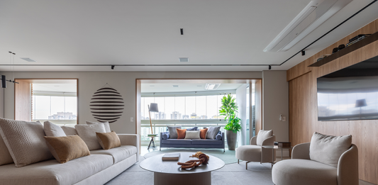Apartamento tem marcenaria personalizada para família com crianças pequenas Projeto CADDA Arquitetura | Apartamento com marcenaria personalizada