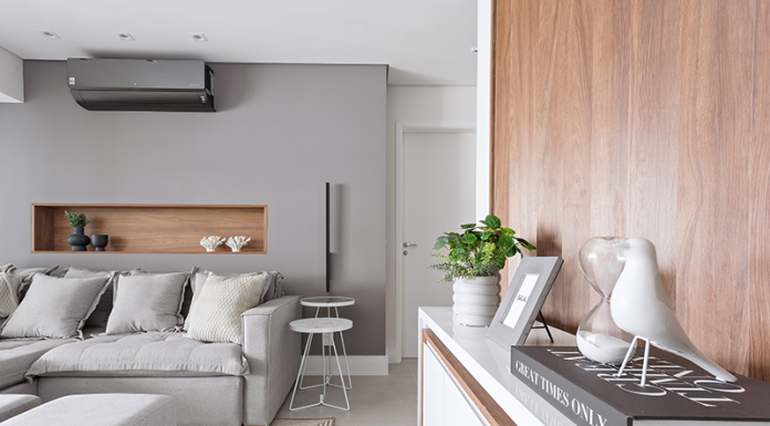 Integração e funcionalidade em paleta contemporânea Projeto: RMV Interiores | O Living integrado é o coração deste apartamento de 126m² na Vila Mascote