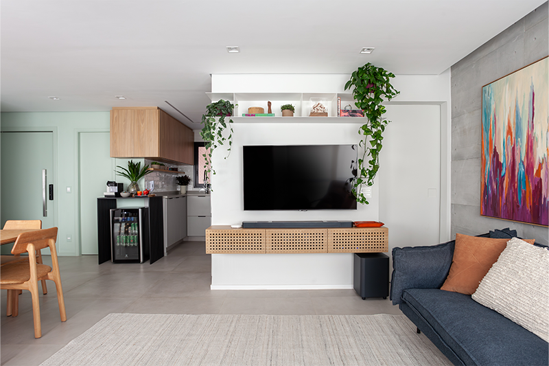 Projeto: Thais Monfré Arquitetura| A cozinha integrada com a sala deu mais liberdade para a família se conectarem em todos os ambientes
