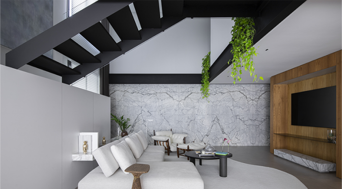 Arquitetura como expansão da vida: Rodolfo Fontana reinventa o habitar no Garden Sierra, em Curitiba Projeto: Rodolfo Fontana | Mezanino criado com estrutura metálica leve amplia o espaço em quase 70 m², trazendo luz, fluidez e novas possibilidades de uso.