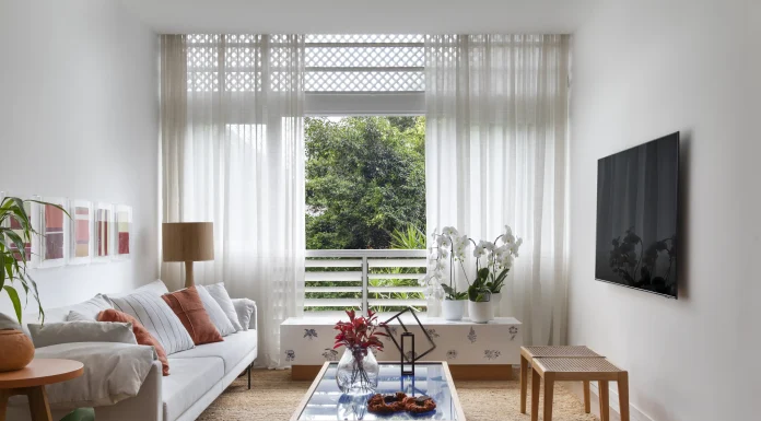 5 truques de decoração de sala pequena para ampliar e organizar
