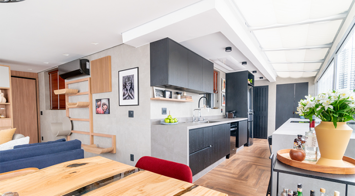 Entre tons neutros e calor humano: O garden reinventado por Abrazo Interiores Projeto: Abrazo Interiores | Apartamento de 90m² totalmente repaginado para acomodar com estilo todos os desejos dos moradores.