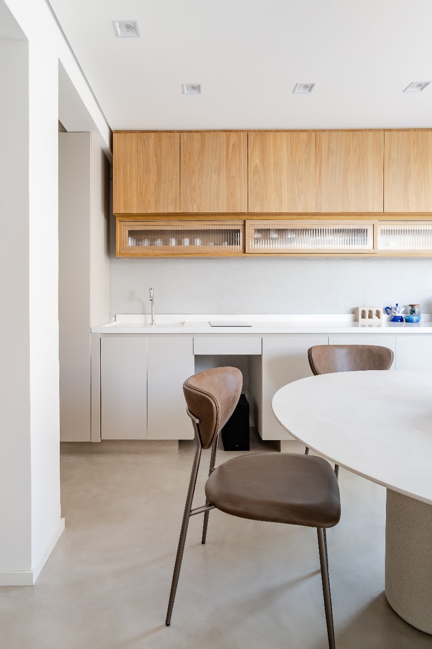 Projeto: Intu Arquitetura | Na área social, um espaço convidativo para os momentos de lazer.