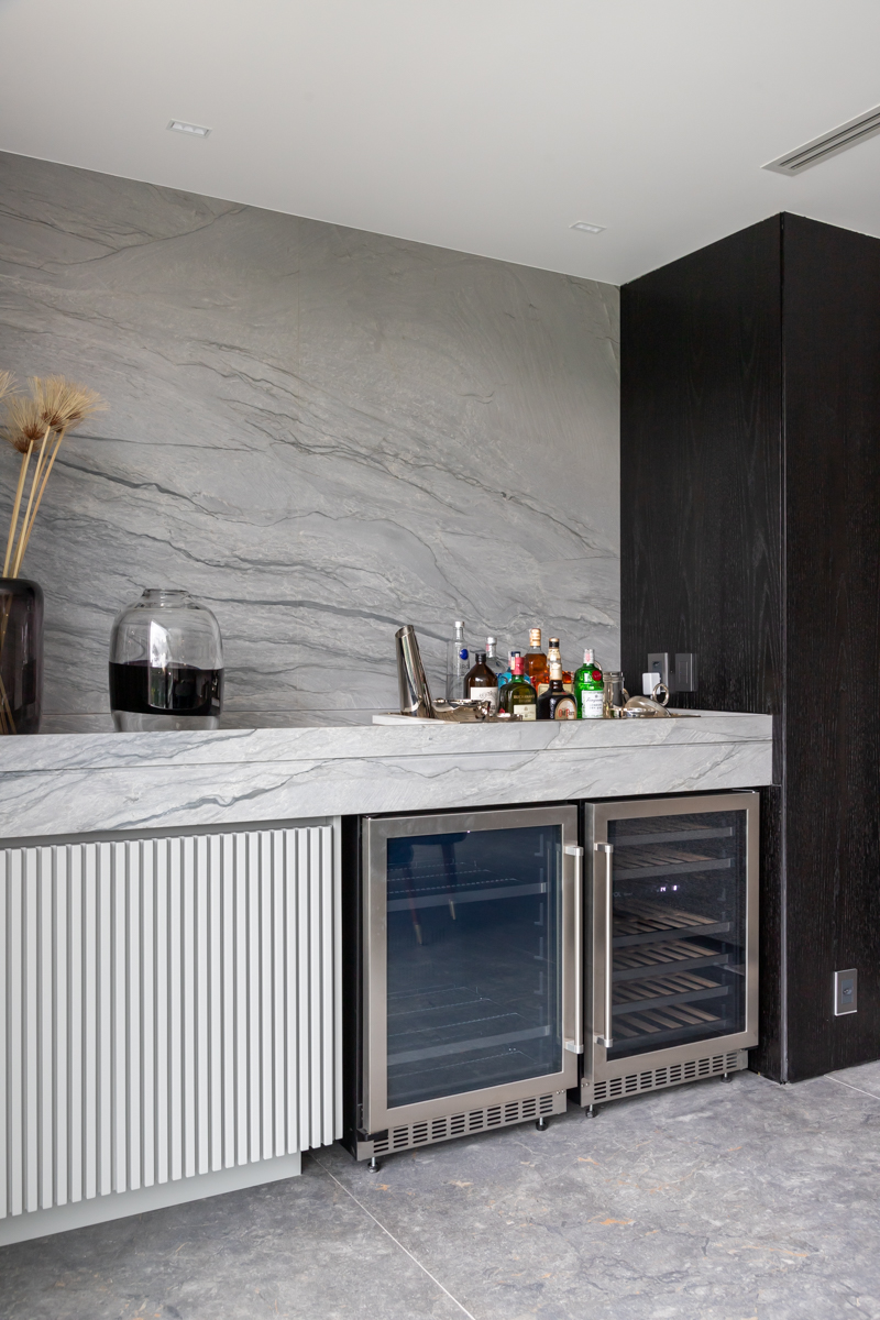 Projeto: Sabrina Salles | Na área social, os ambientes foram totalmente integrados, proporcionando maior amplitude ao espaço.