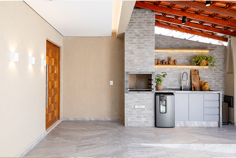 Projeto: Bimá Arquitetura |Onde antes era apenas uma garagem, agora se transformou em uma área gourmet completa