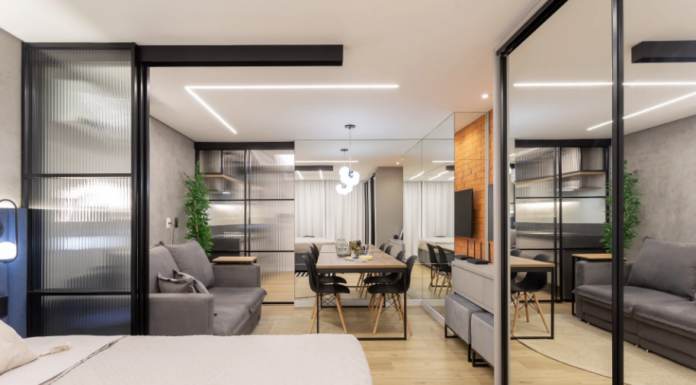 Como ampliar ambientes pequenos: confira 7 truques eficientes Espelhos grandes criam profundidade e multiplicam a luz natural – Foto/Projeto: Mais Art & Design | Studio de Interiores