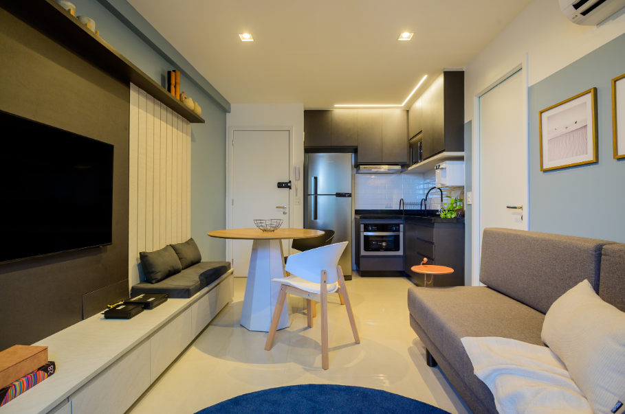 Integrar cômodos cria continuidade e aumenta sensação de amplitude – Foto: Roberto Kennedy | Projeto: Tatiana Mello Arquitetura