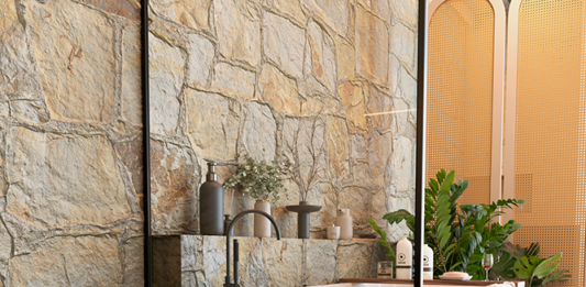 Elleve apresenta a Grelha Flat, que oculta o sistema de escoamento Grelha Flat Black Matte da Elleve