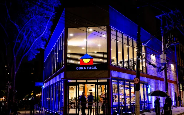Loja conceito: entenda o formato que transforma a experiência de compra A loja conceito da Obra Fácil oferece suporte técnico especializado para seu projeto – Foto: Divulgação Obra Fácil