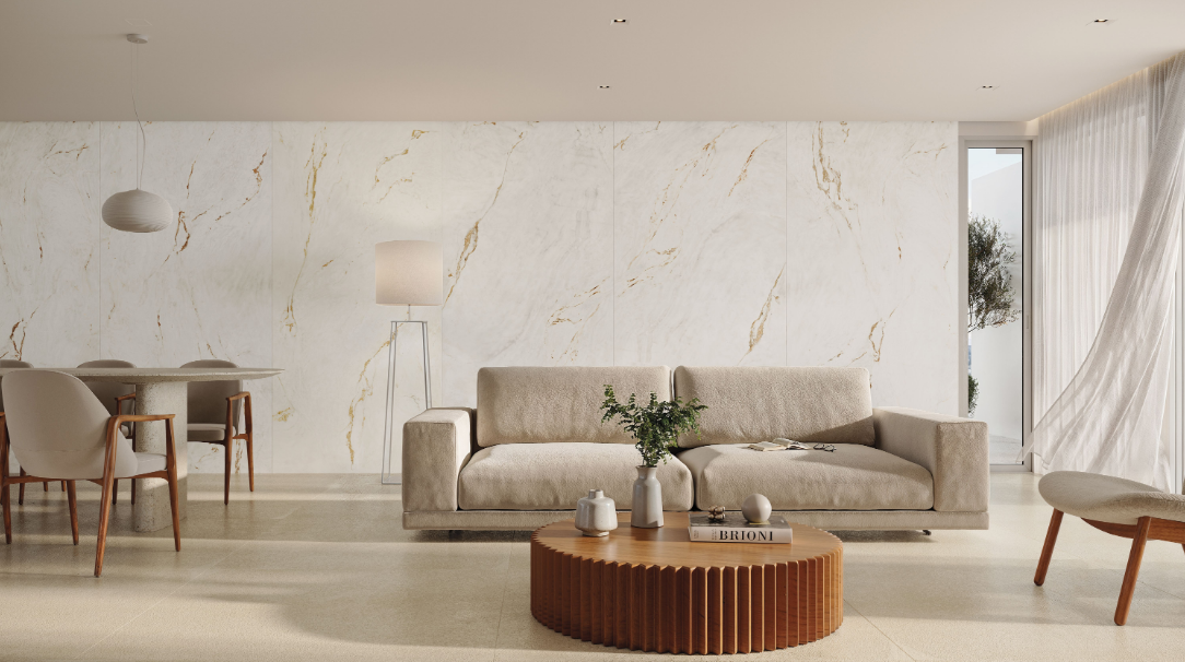 Branco com veios dourados vira ponto de destaque sem exagero no visual – Foto: Portinari