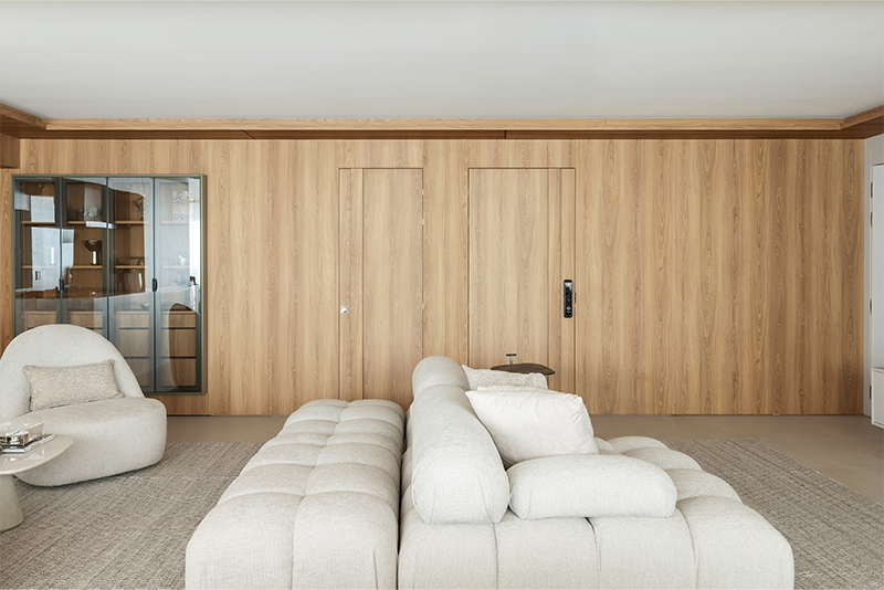 Projeto: TT Interiores | Automação, iluminação estratégica e eficiência energética completam o projeto. Funcionalidade aliada ao morar contemporâneo.