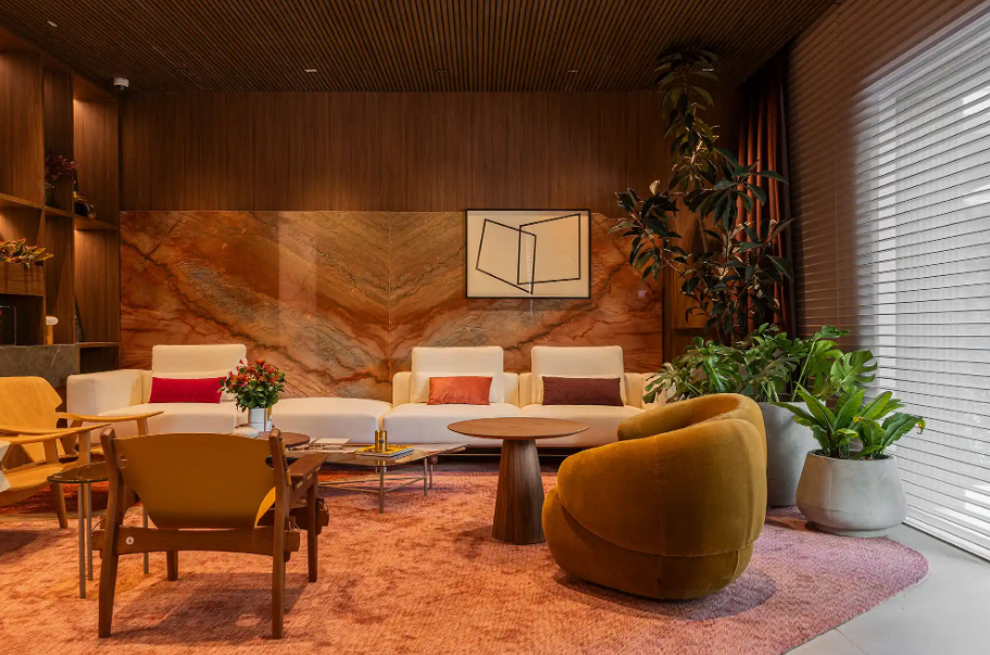 Com os materiais e elementos certos, qualquer cantinho vira um espaço de relaxamento – Foto: Felipe Petrovsky/CASACOR | Projeto: Kel Oliveira