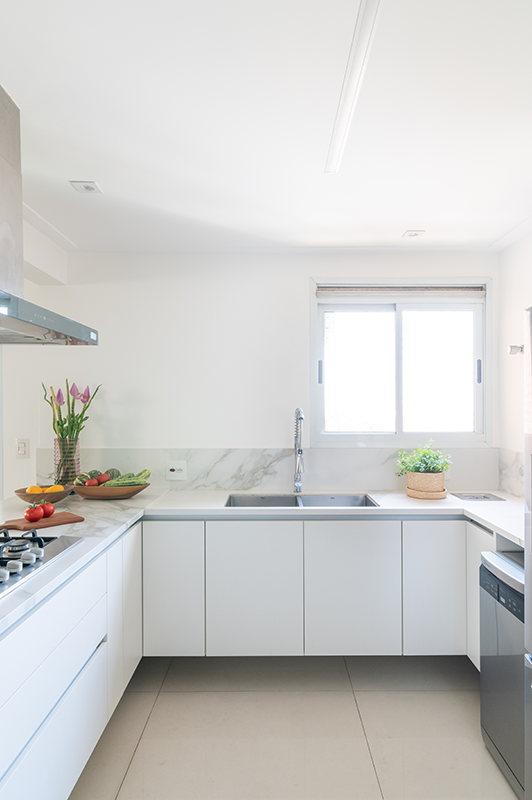 Do tipo de material até a sua posição na cozinha, a arquiteta Isabella Nalon revela os detalhes que analisa no momento de especificar a cuba certa para o projeto